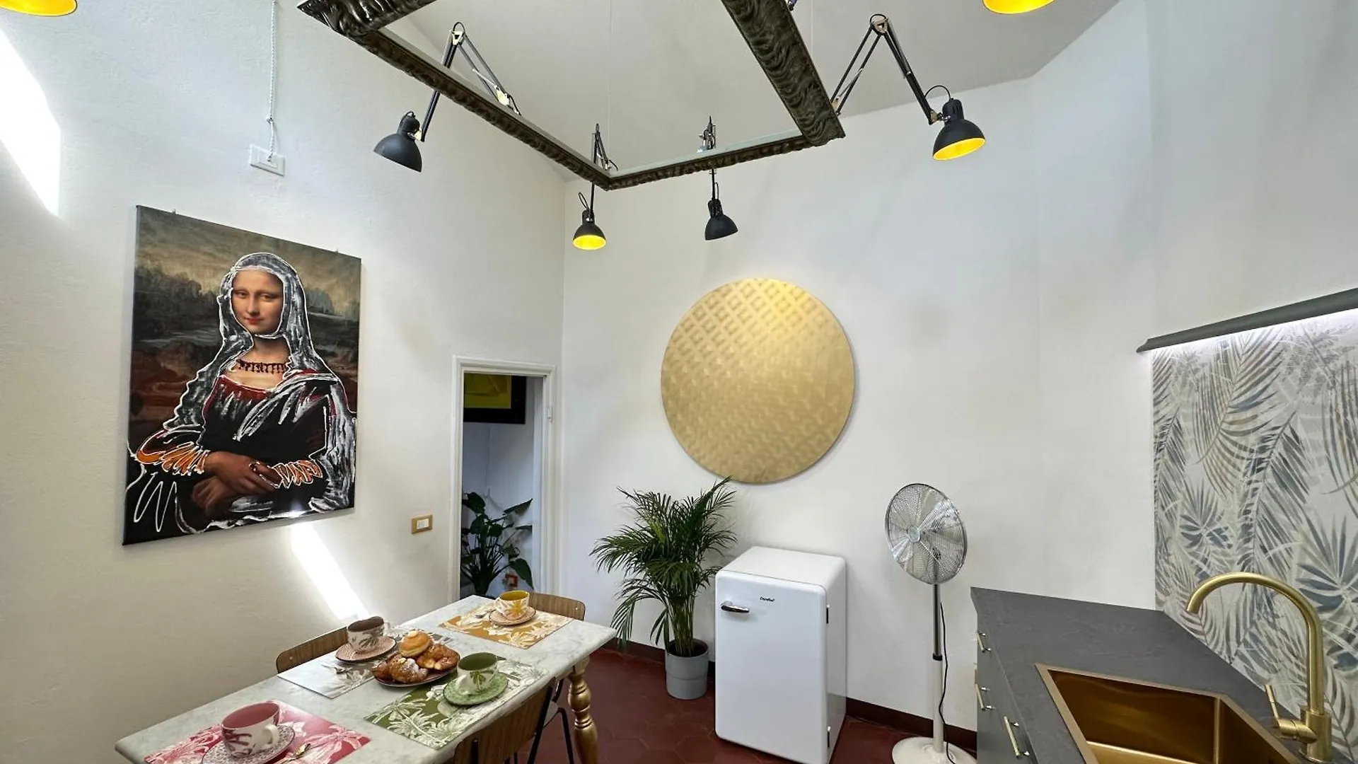 San Frediano Florence Giglio Vintage Apartment Italy