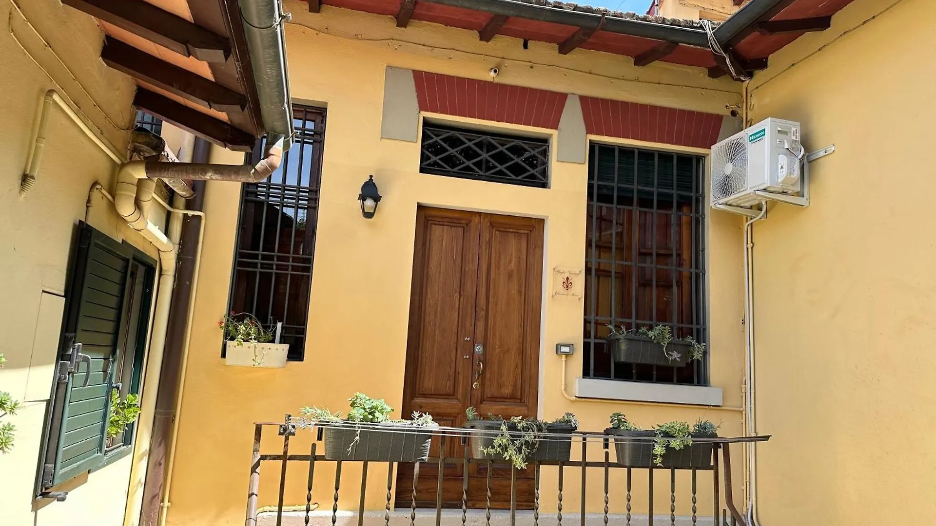 San Frediano Florence Giglio Vintage Apartment