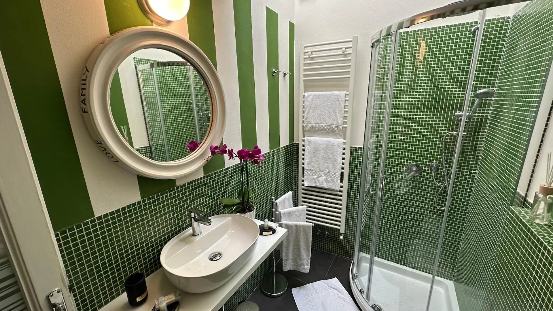 San Frediano Florence Giglio Vintage Apartment Italy